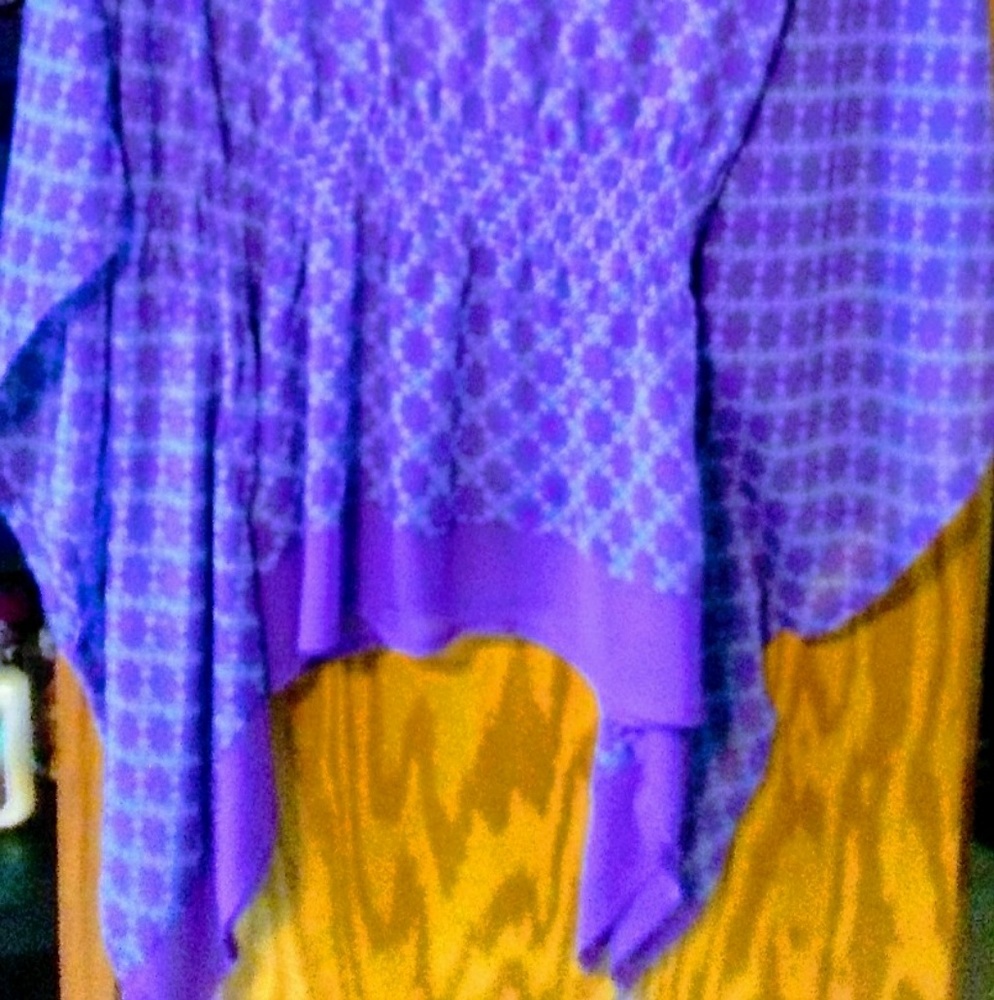 Blouse - Picture 2 of 2